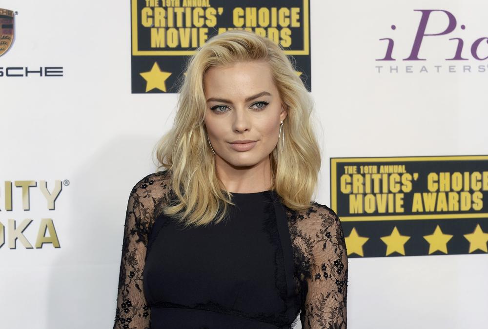 andri williams recommends Margot Robbie Frontal