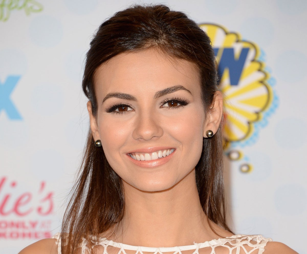 basil sawa recommends victoria justice is naked pic