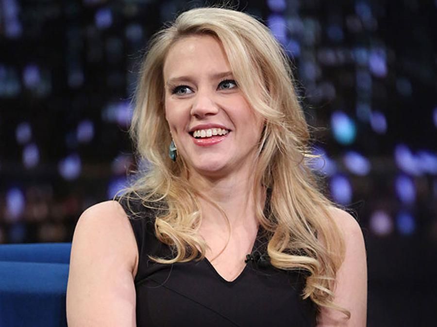 ariana ojeda add photo kate mckinnon sexy