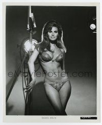 colly chan add photo raquel welch nu