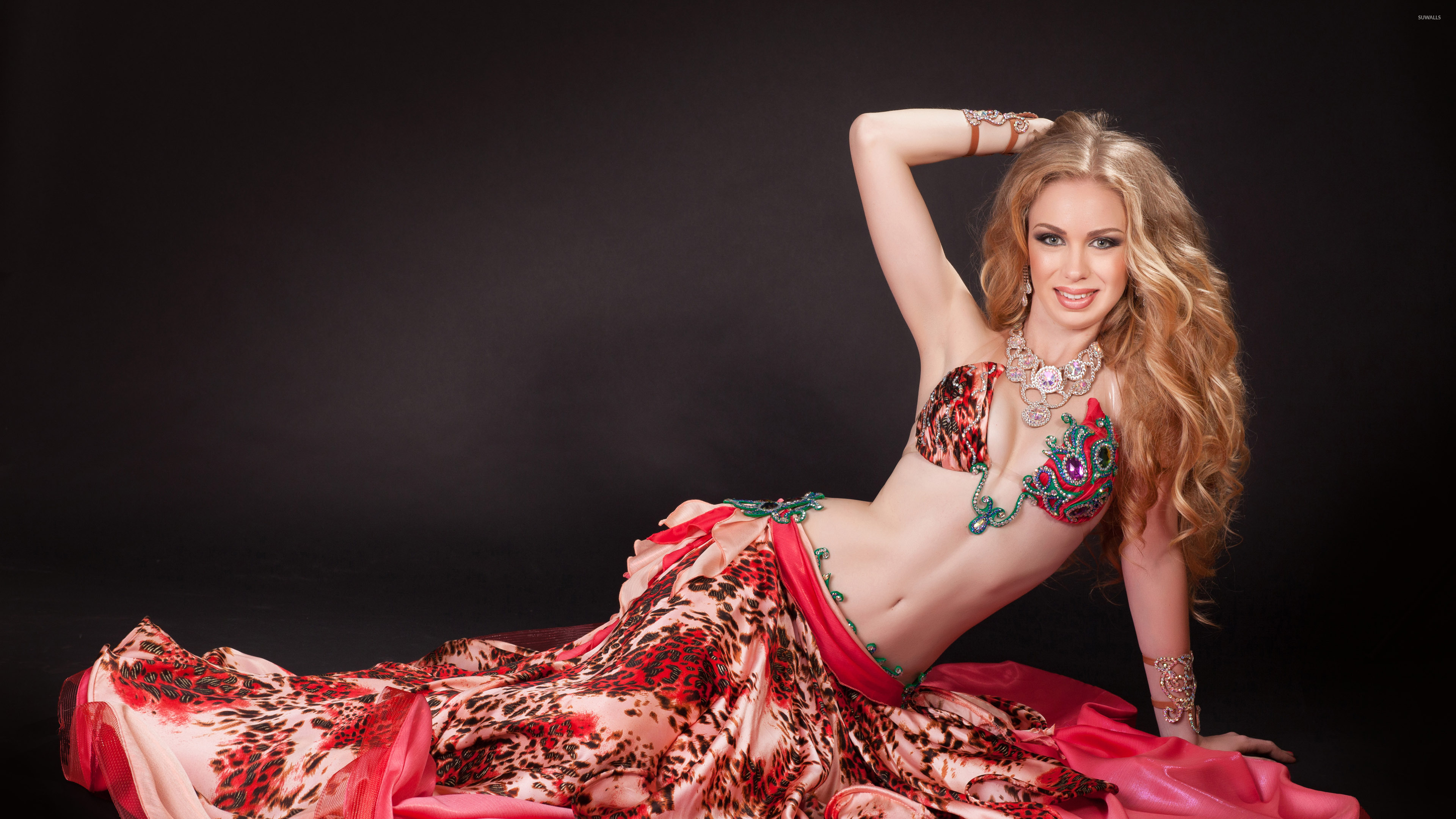 blonde belly dance