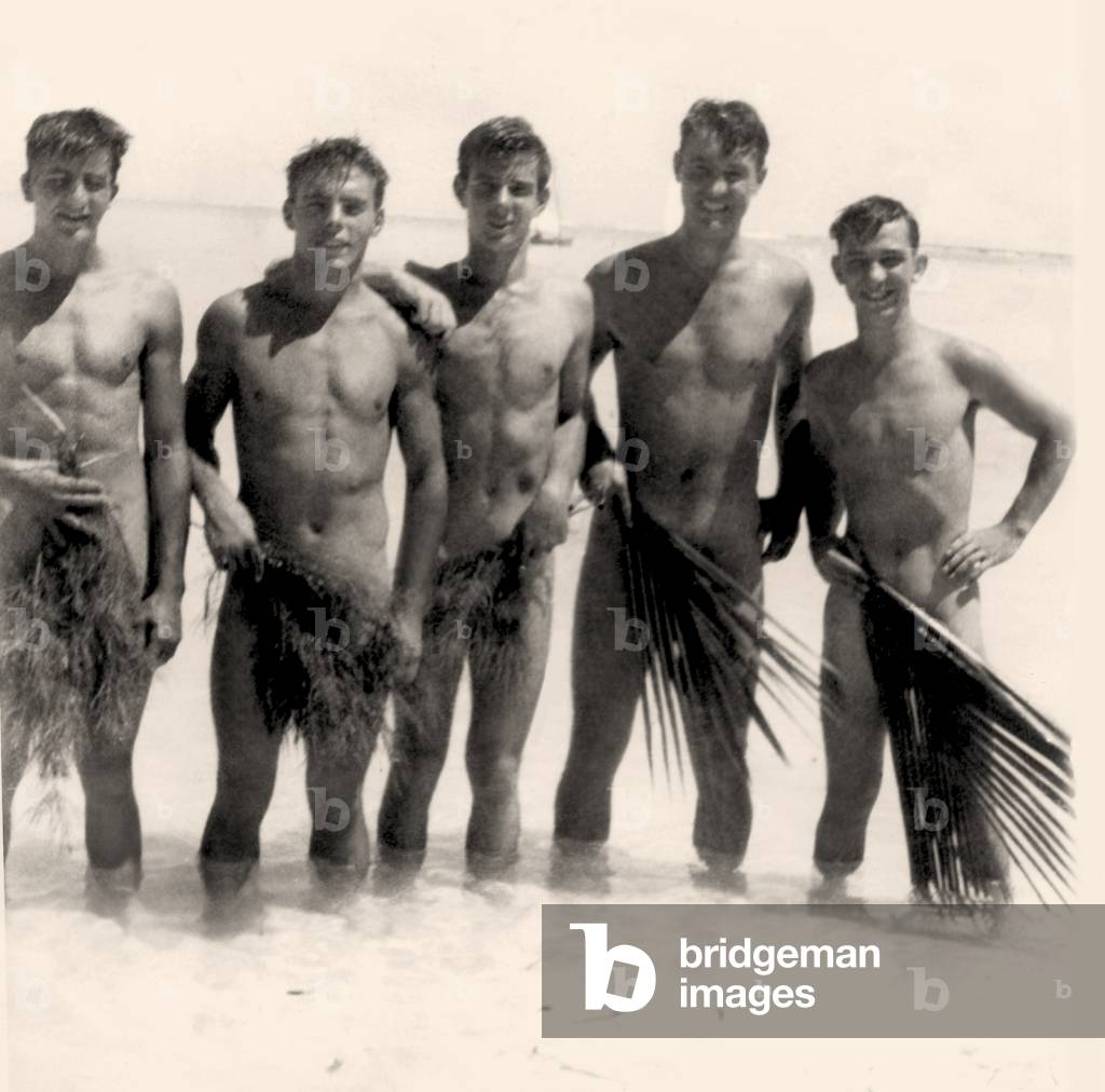 barbara forward share naked american soldiers photos