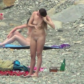 dolly dentist add photo friends naked at beach