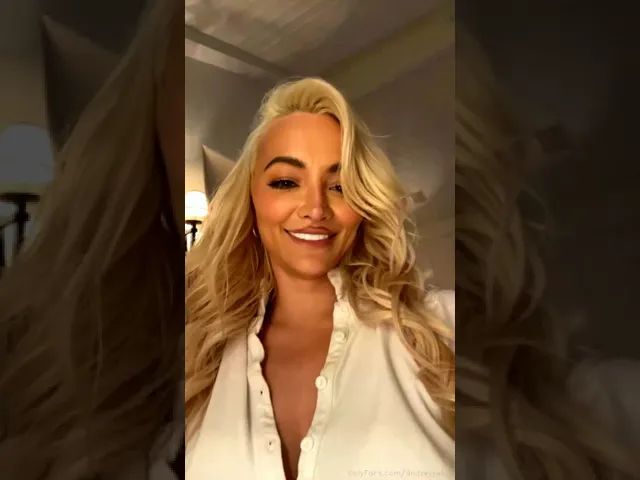 david james smith recommends Lindsey Pelas Nsfw