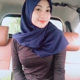 brittany shortt recommends Jilbab Toket Gede