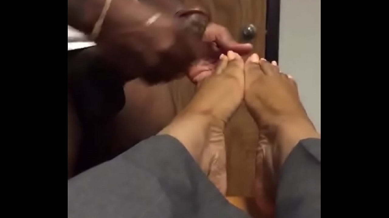 alisha li recommends Ebony Cummy Feet