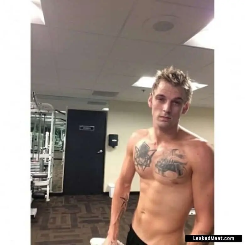 chris arnet add nude aaron carter photo