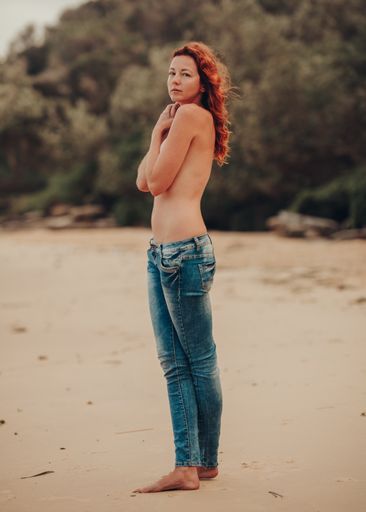 ana tate recommends Nude Photoshoot Beach