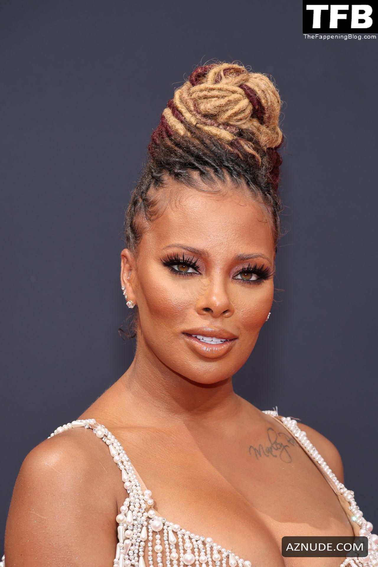 ali ayashe recommends eva marcille nude pic