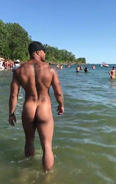 donald barthelemy add naked men walking in public photo