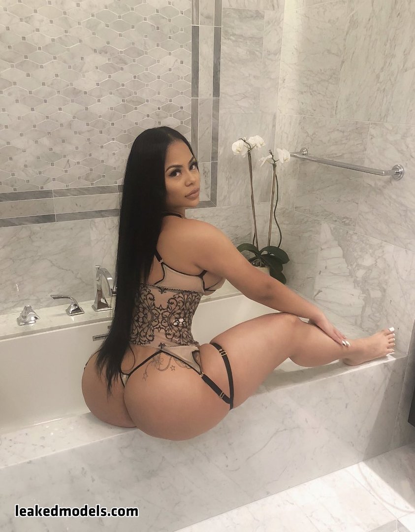 channelle davis share strella kat onlyfans photos