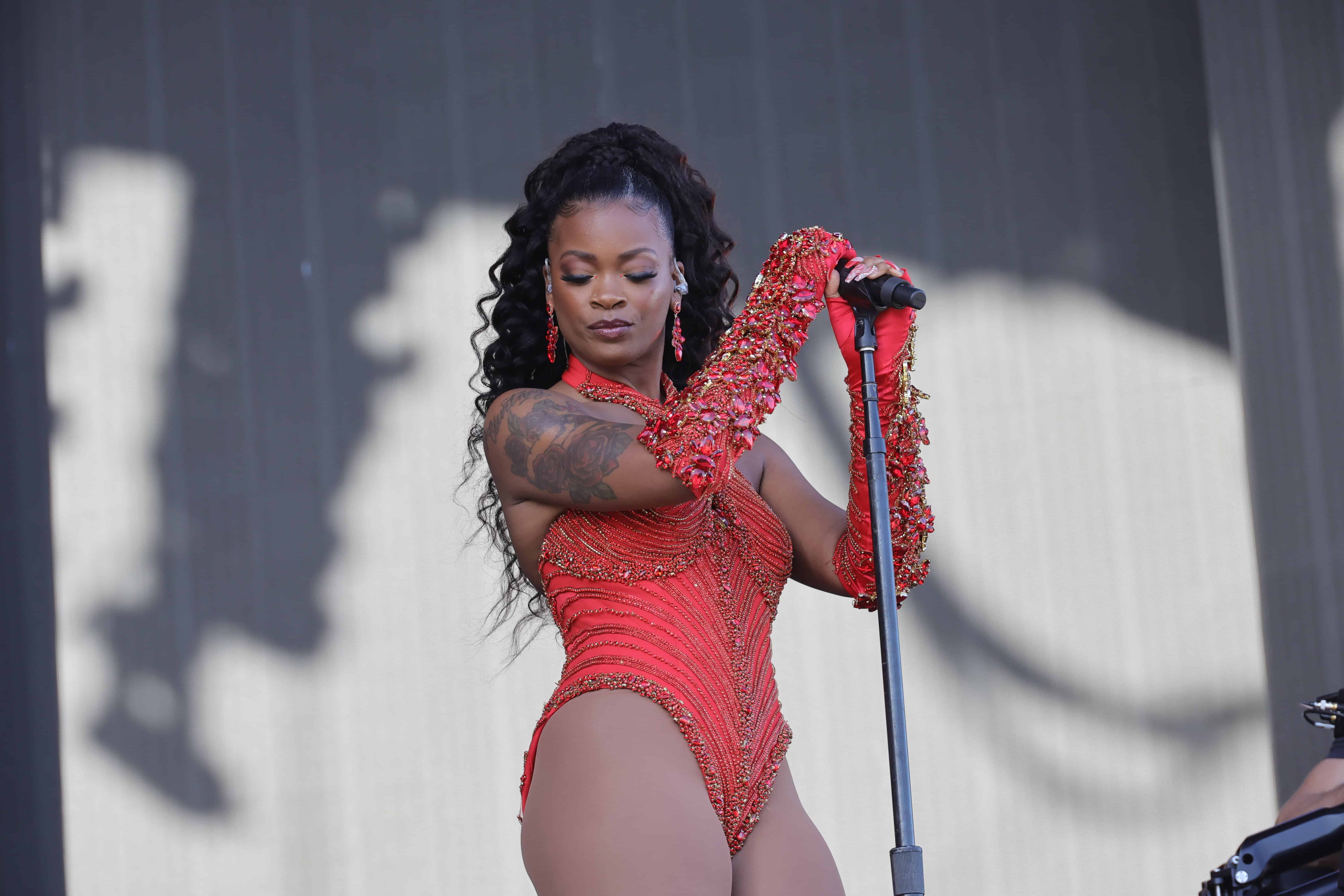 crystal stafford add ari lennox nude photo