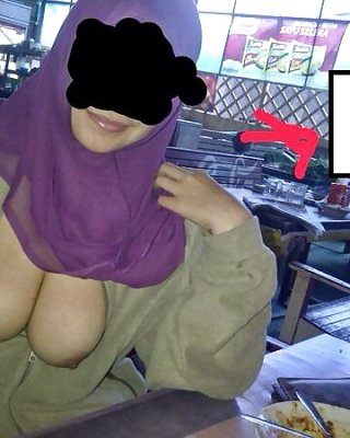 andy quintana add photo jilbab pamer memek