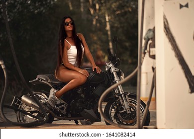 della steen add photo nude women on motorcycles