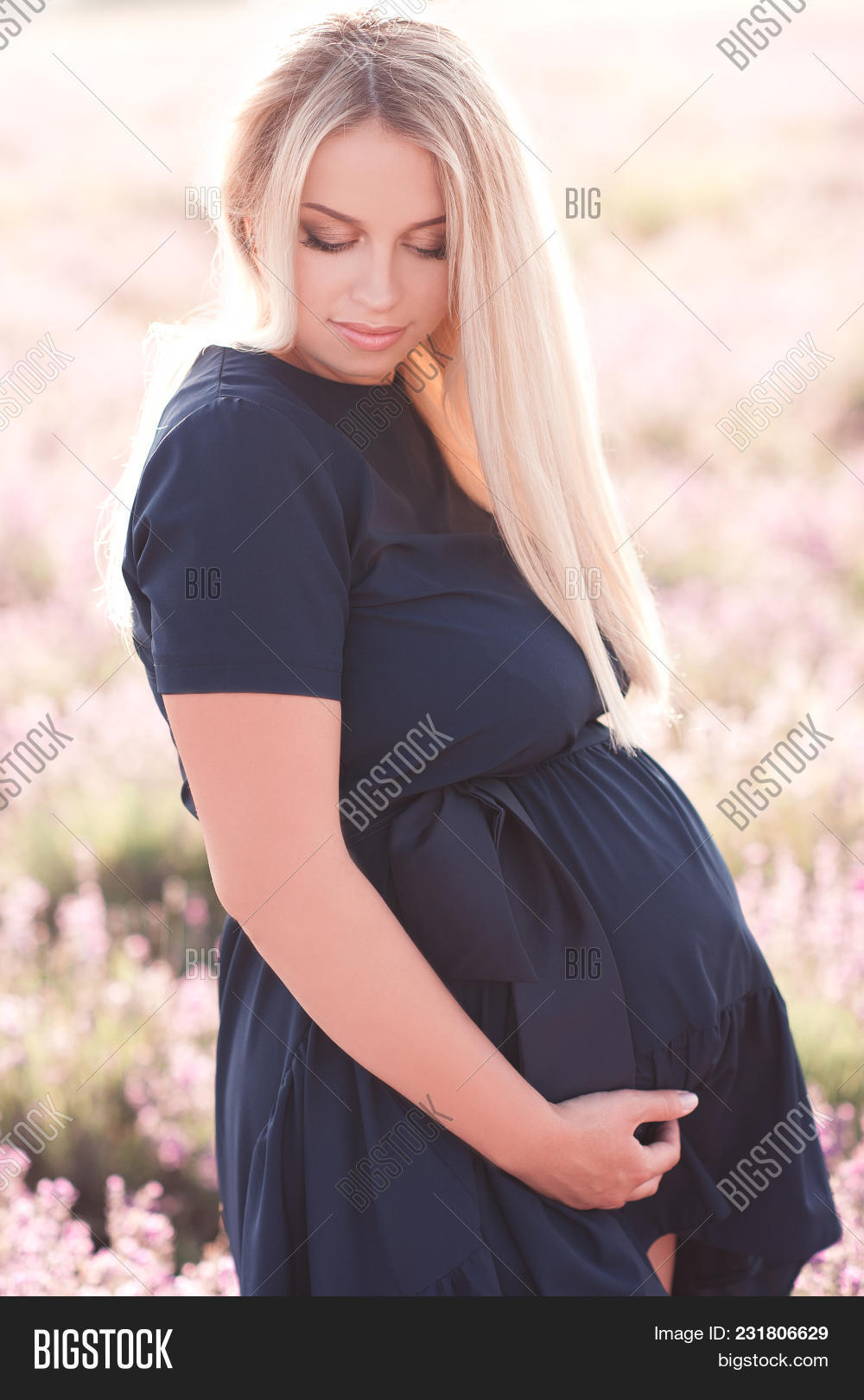 dat dam recommends pregnant blonde woman pic