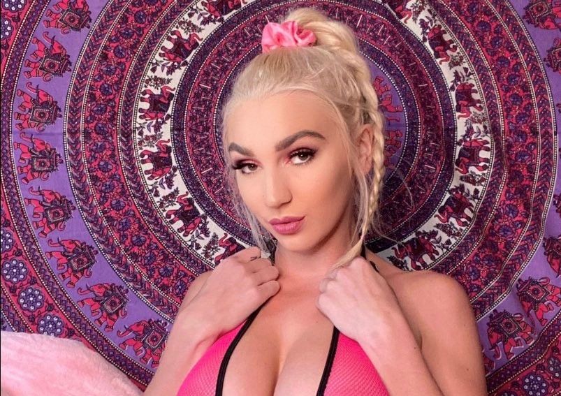 anthony magagnoli recommends kendra sunderland new pic