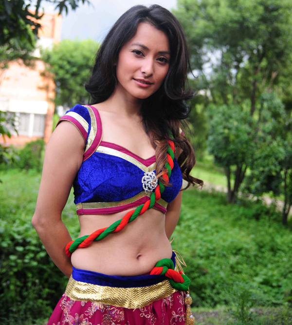 alisha nunez share namrata shrestha video photos