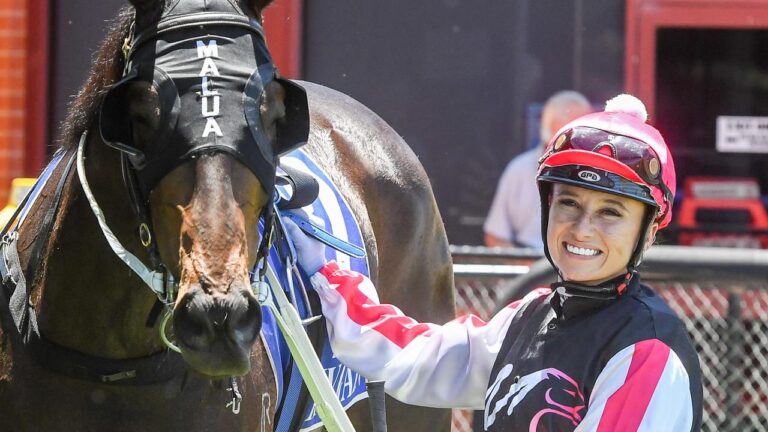 deasy citra recommends Chloe Surreal Race