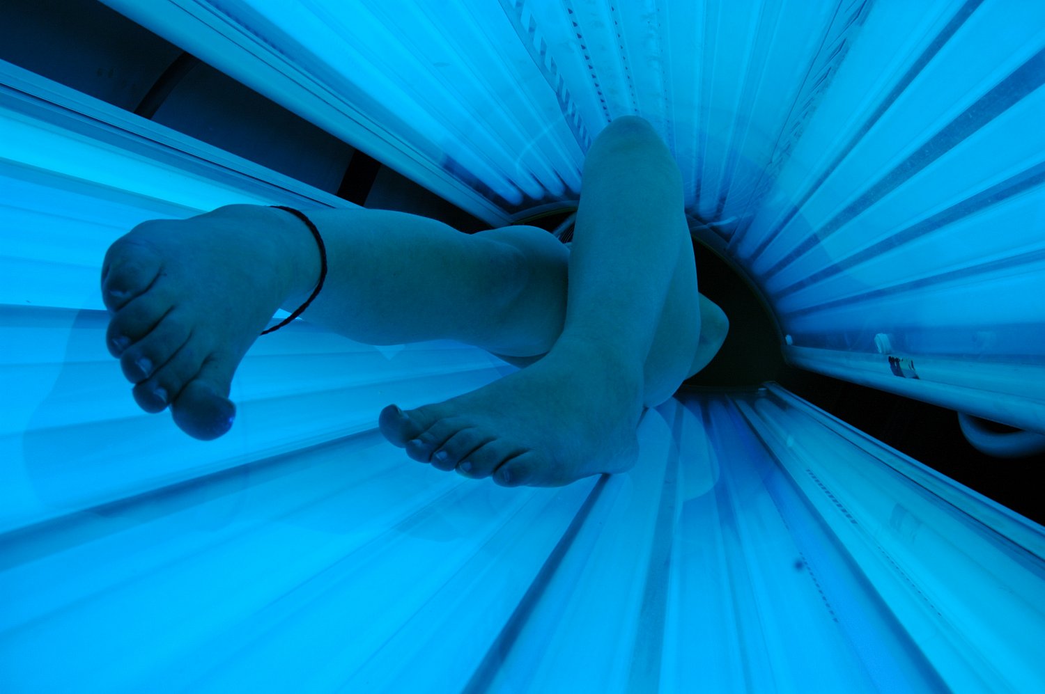 ashley burnam recommends tanning bed spy cam pic