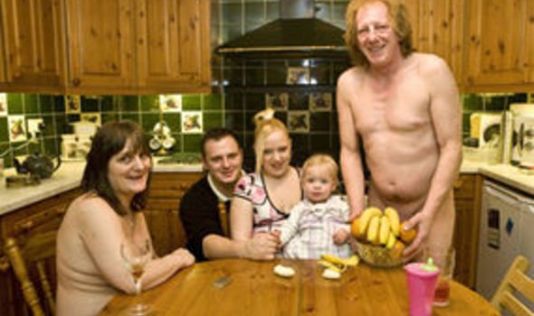 alison w add photo nude at home with family