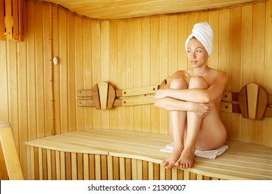 carmen beatriz add naked women in sauna photo