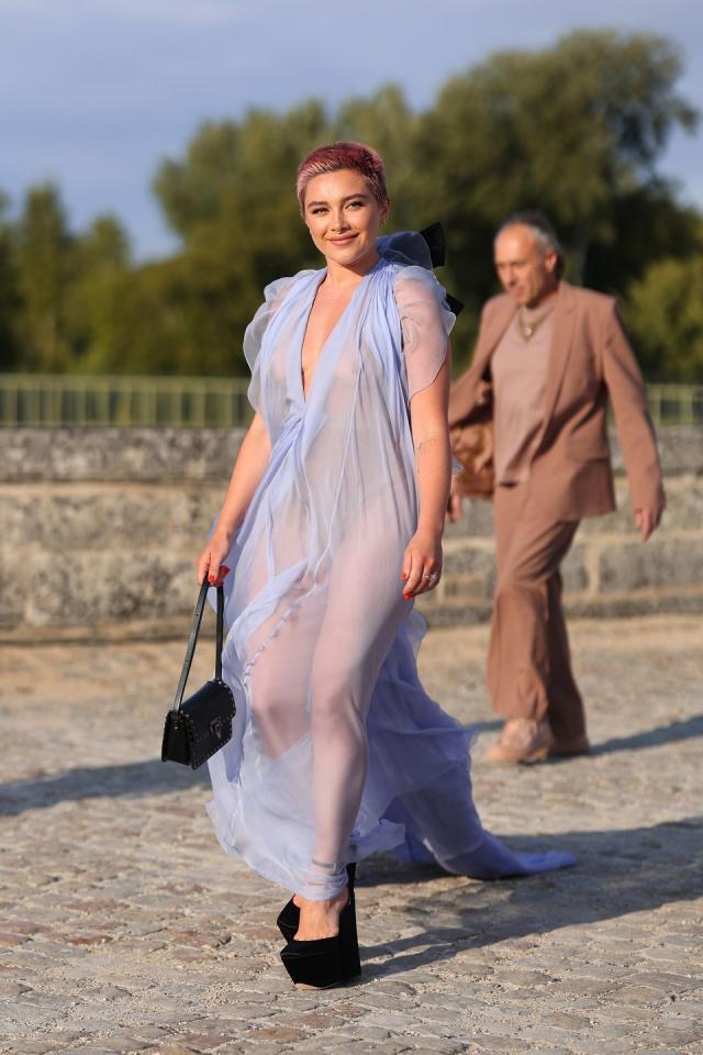 florence pugh boobs nude