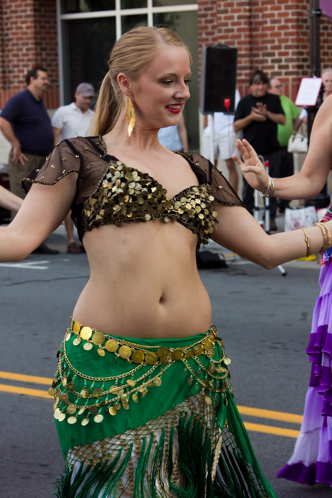 Best of Blonde belly dance