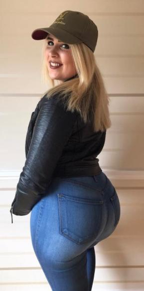 dana mazuz recommends sophie turner butt pic