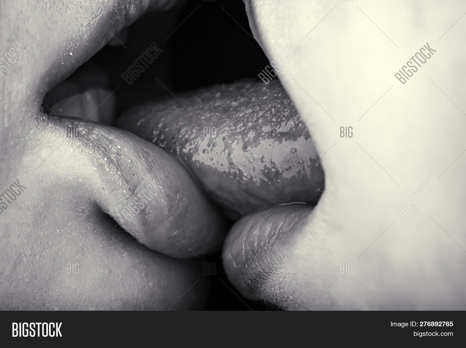 bob mcadams add photo tongue kissing hot