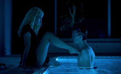 Swimming Pool Sex Scene sucking video