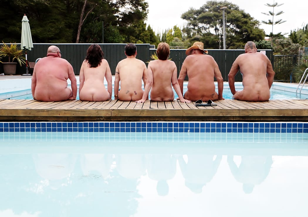 Group Nudists spinner porn