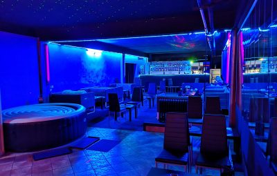 anushree bagchi recommends swinger clubs dallas pic