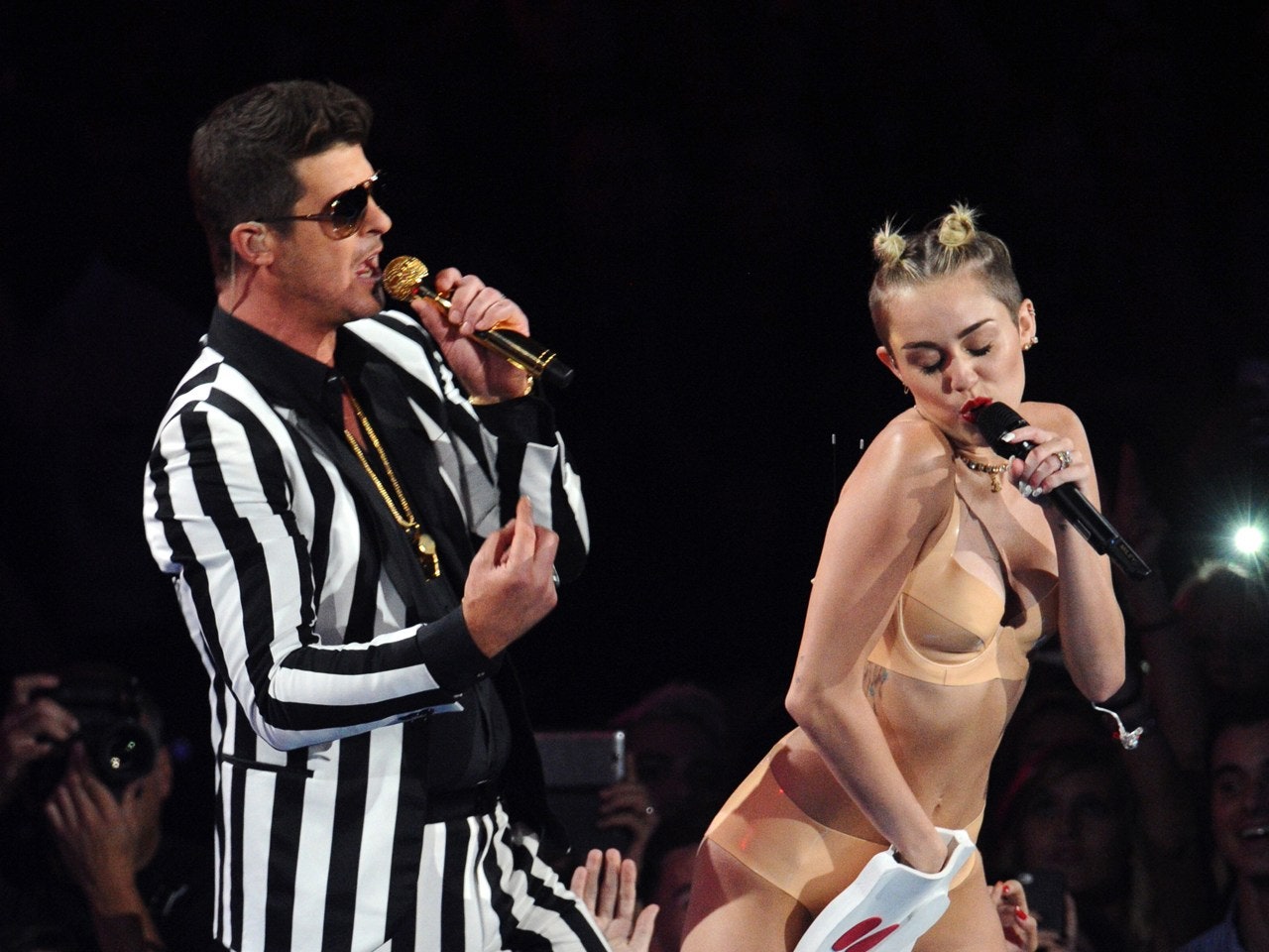 chezhian natarajan recommends miley cyrus naked on stage pic