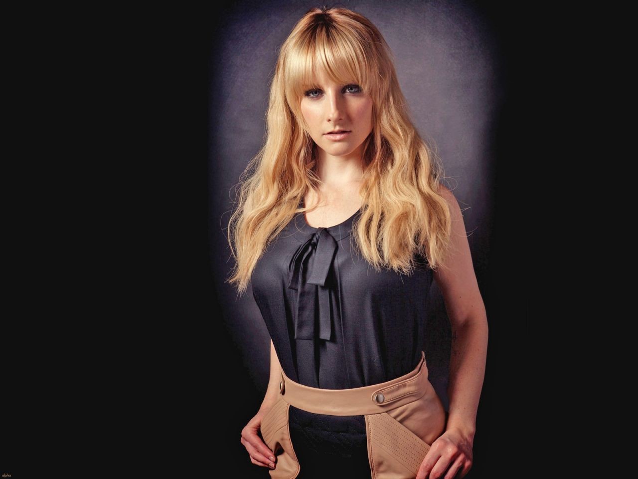 calvin oyan share melissa rauch boobs photos