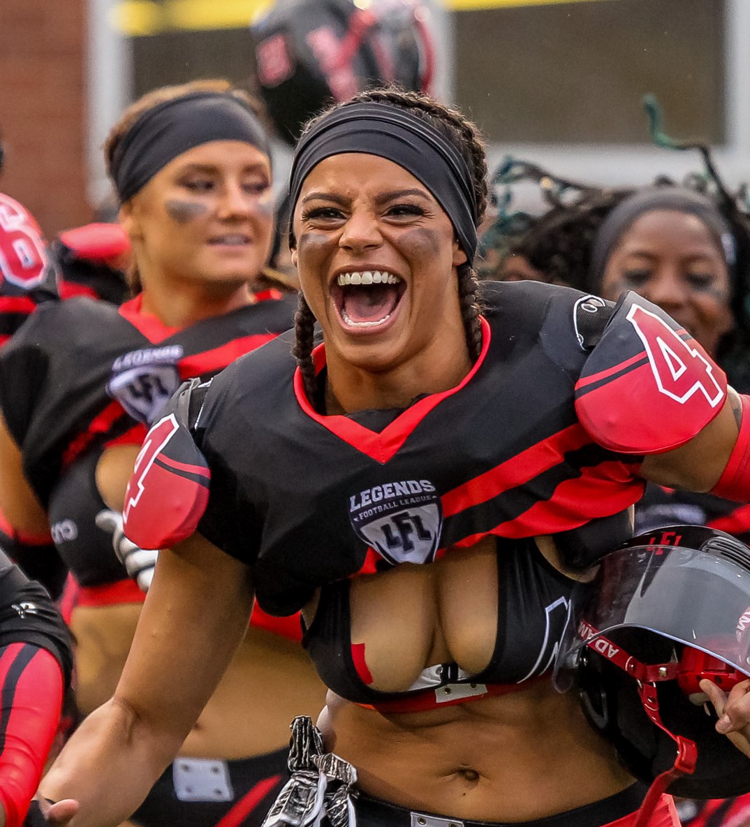 craig moses recommends nude lingerie football league pic