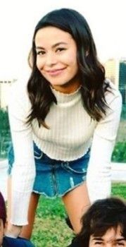 dawn lane share miranda cosgrove sexy photos