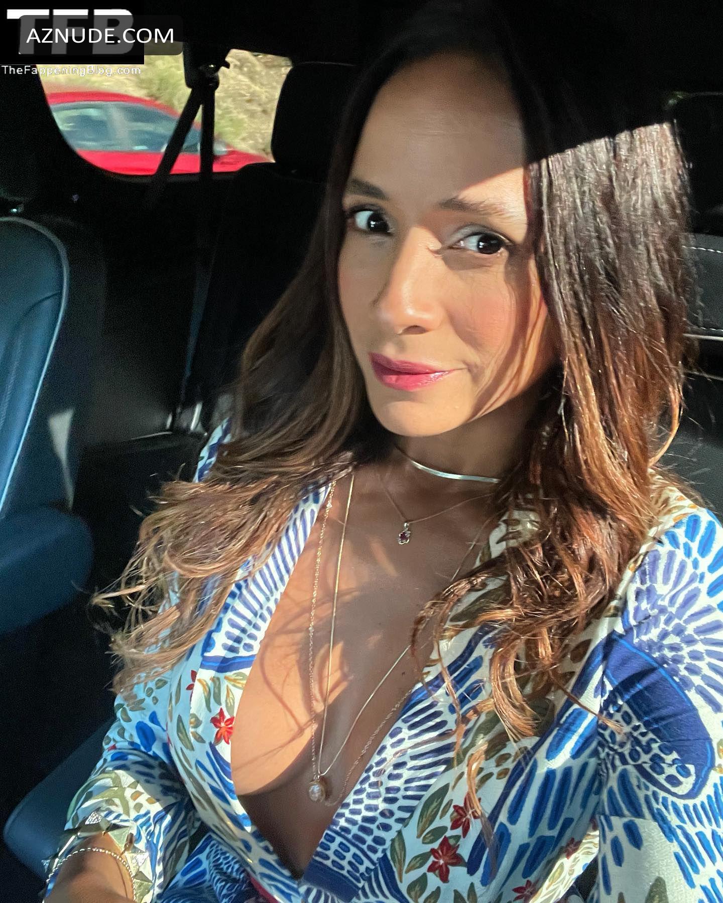 arniel vismanos recommends dania ramirez sexy pic