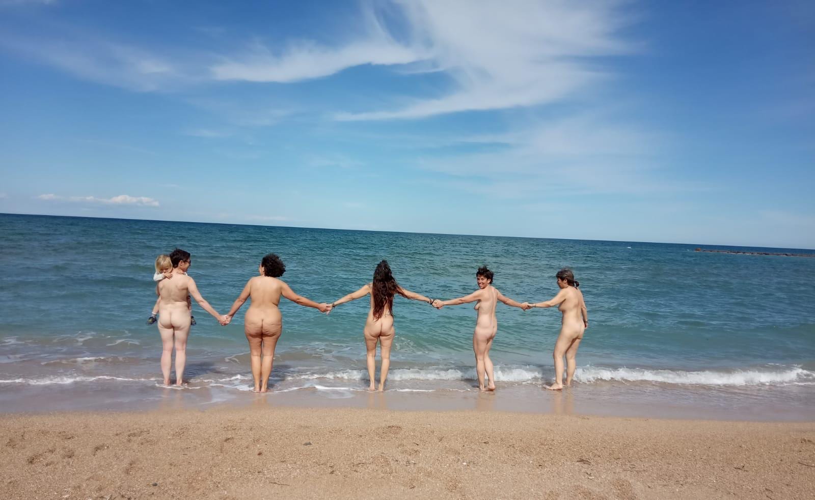 caitlin cordell recommends Naturist Beach Erection