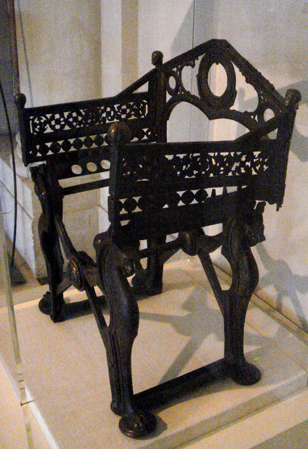 angela tulloch add queening chairs middle ages photo