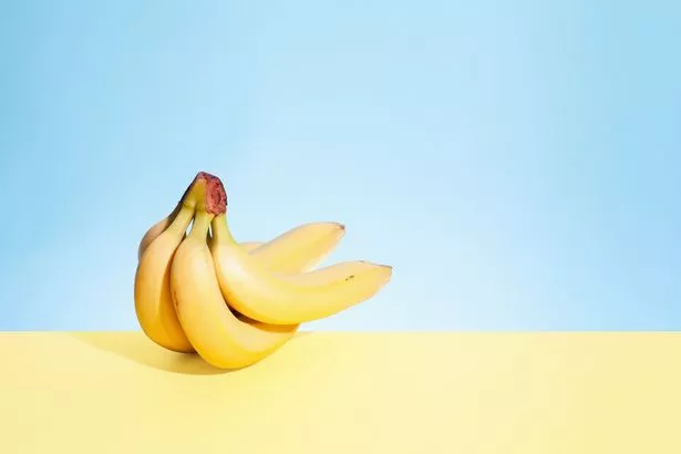 aku mira recommends Masturbating With Banana