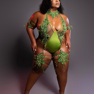 carol corrao recommends Bbw Costume Porn