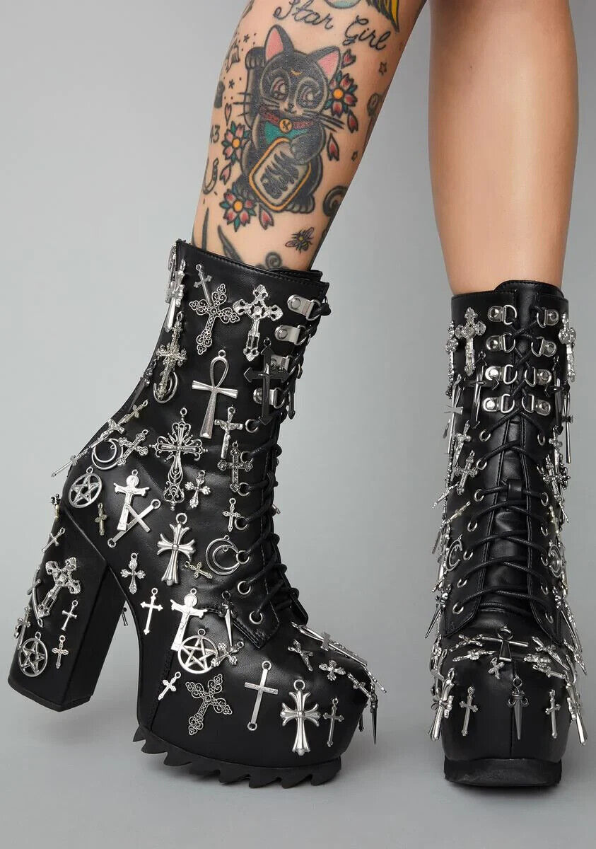 chow chi fung recommends Gothic Foot Worship