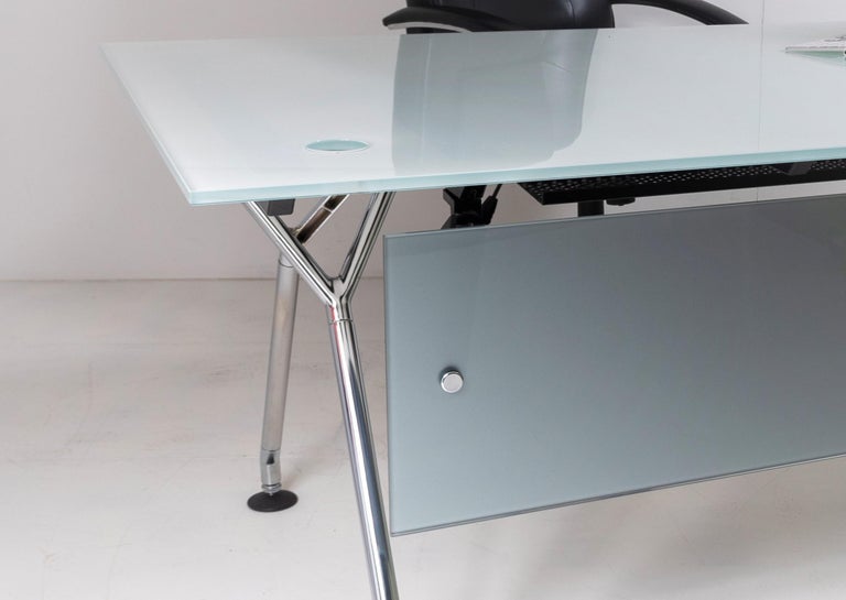 aaron k recommends Costanza Calabrese Glass Desk