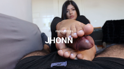 dave mackin recommends jhonn footjob pic