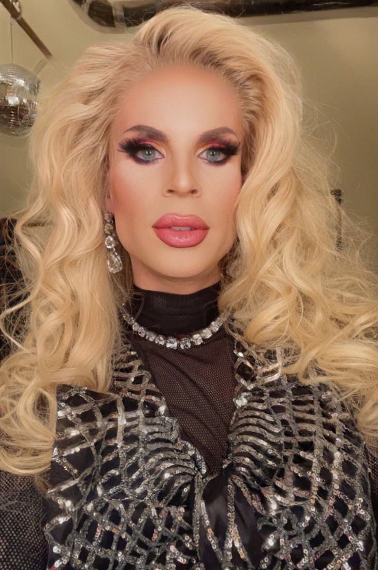 blonde katya