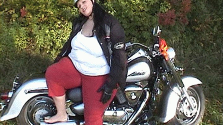 betty lininger recommends motorcycle blow job pic