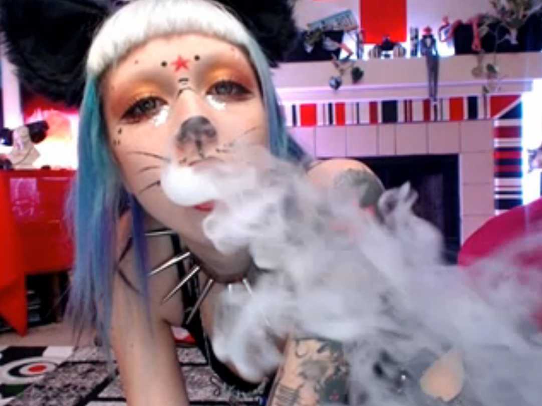 derek mc laughlin add camgirls smoking photo