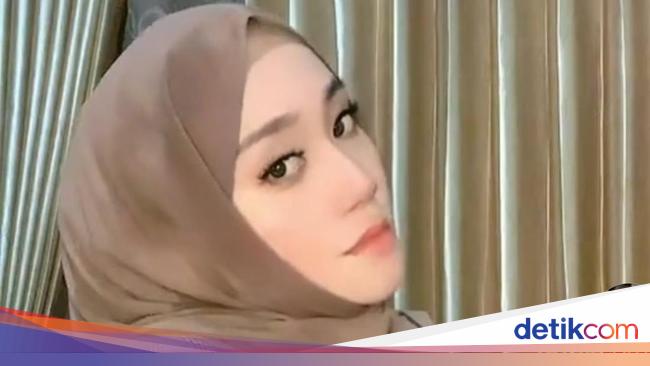 Bokep Jilbab Cantik topless maui