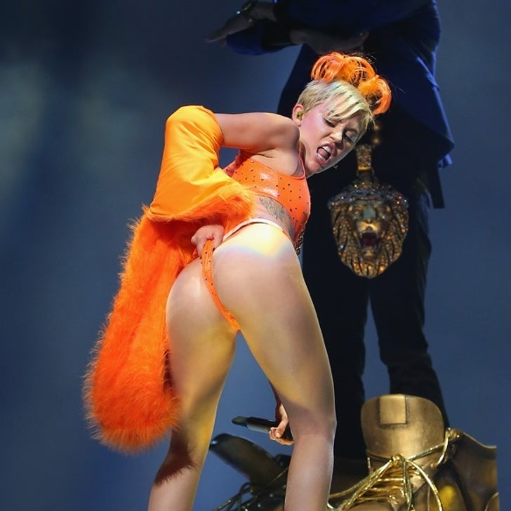 miley cyrus sexy pics