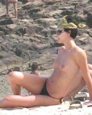 charlize theron nude photos